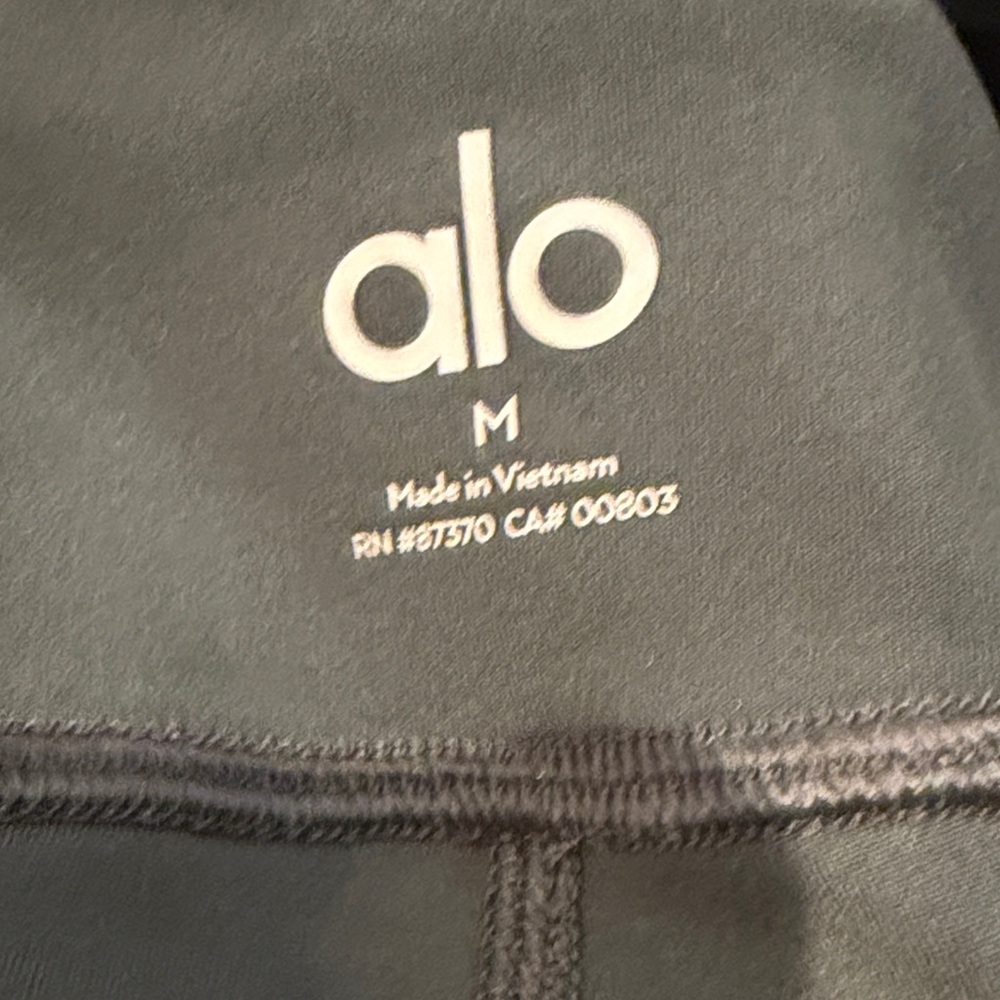 Alo Women's Green Flared Pants - Picture 3 of 7